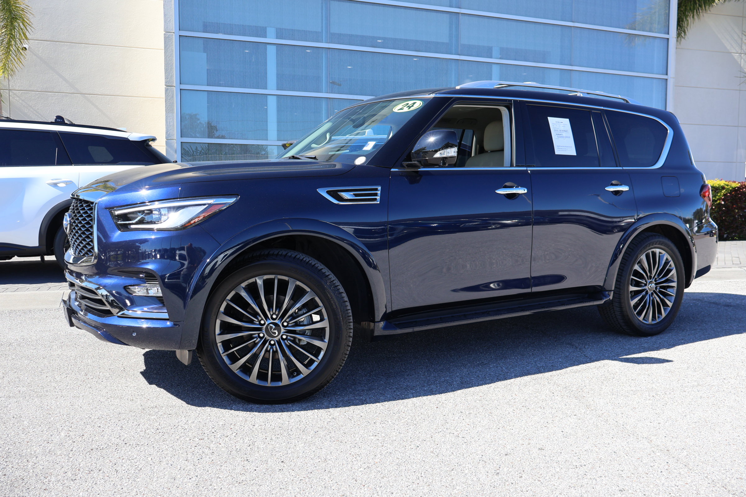 Certified 2024 INFINITI QX80 Premium Select w/ Cargo Package image 1