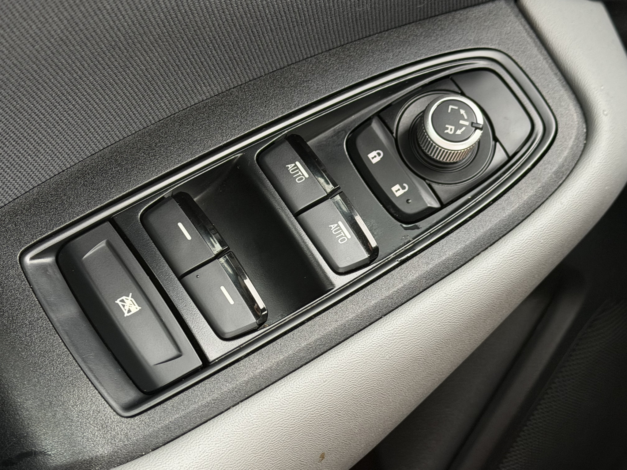 Used 2023 Subaru Outback Premium AWD/4WD image 17