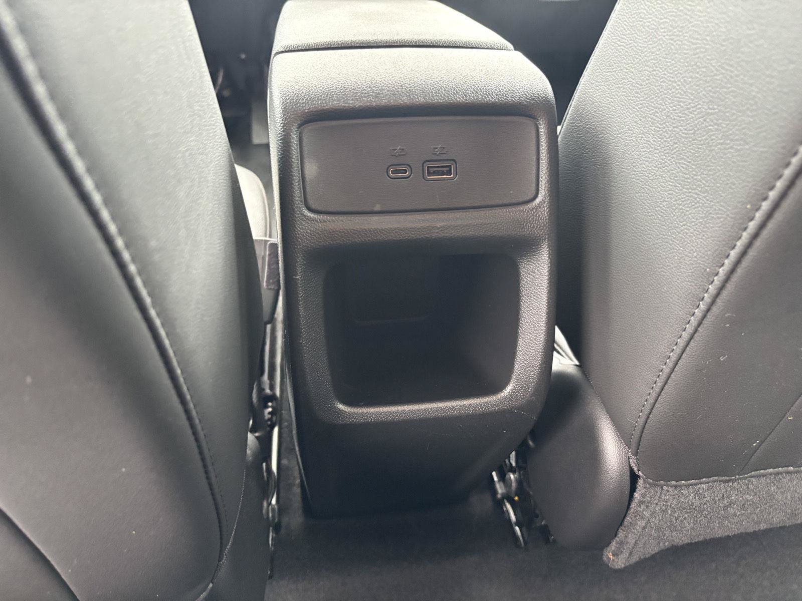 Used 2024 Chevrolet Trax LT w/ LT Convenience Package FWD image 14