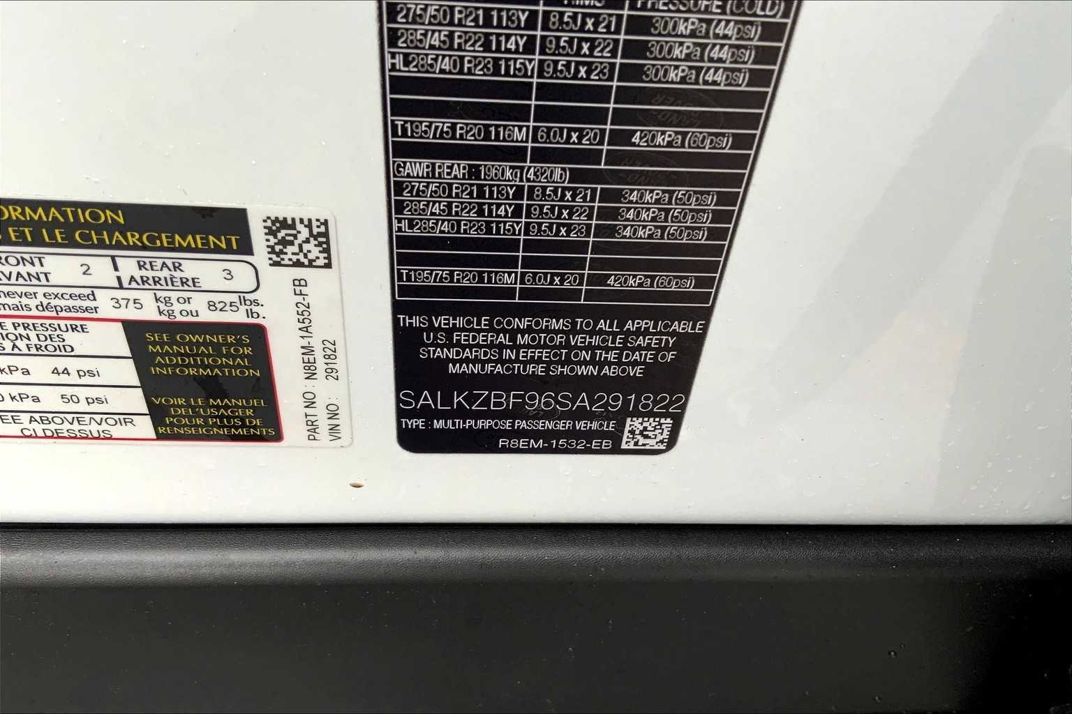 New 2025 Land Rover Range Rover SV image 10