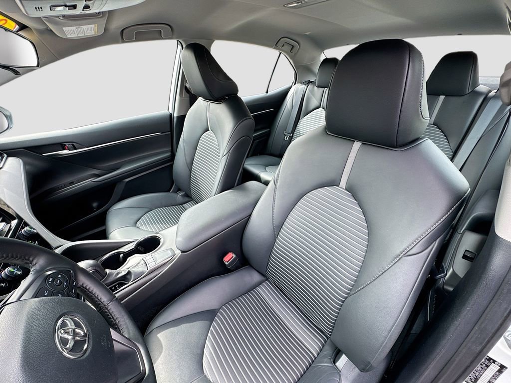 Used 2024 Toyota Camry SE image 17