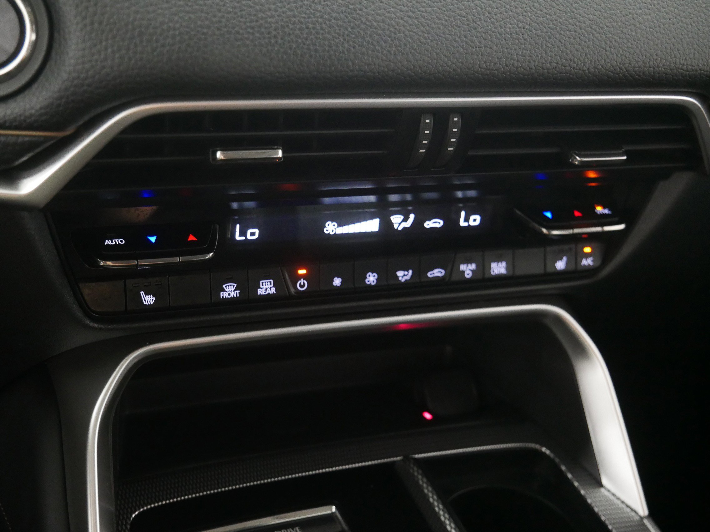 Certified 2025 MAZDA CX-70 3.3 Turbo w/ Preferred Package image 23