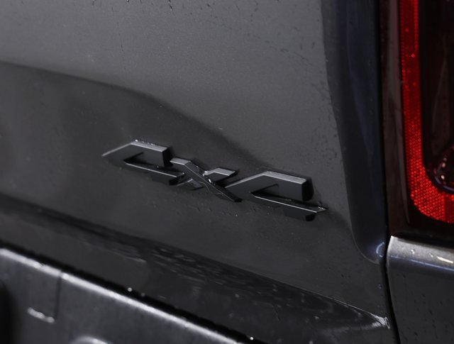 Used 2025 RAM 1500 Laramie w/ Night Edition AWD/4WD image 9