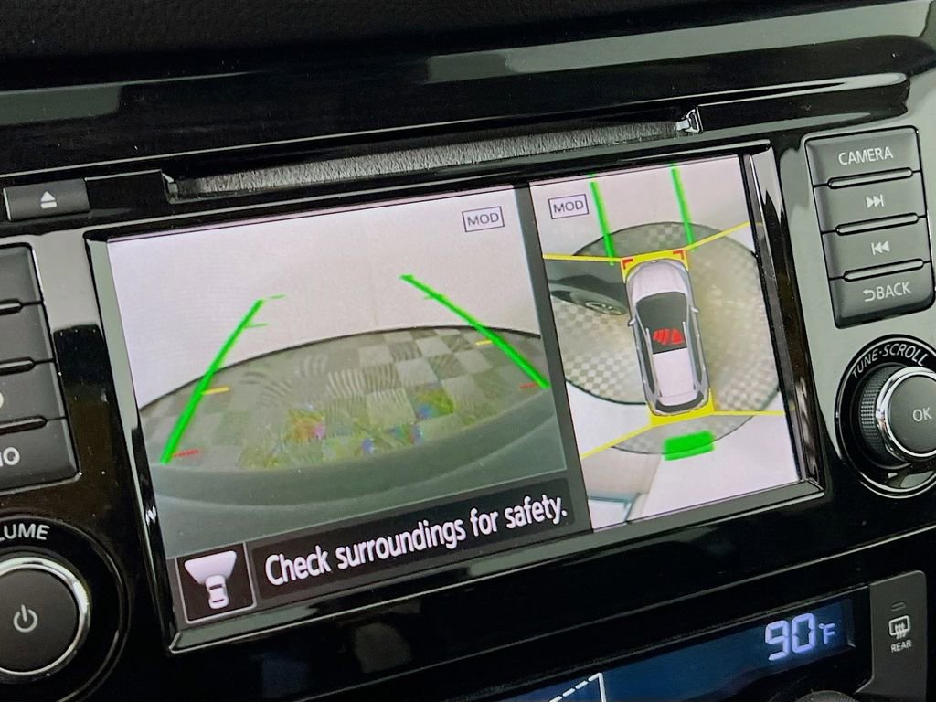 Used 2019 Nissan Rogue SV w/ Sun & Sound Touring Package image 13