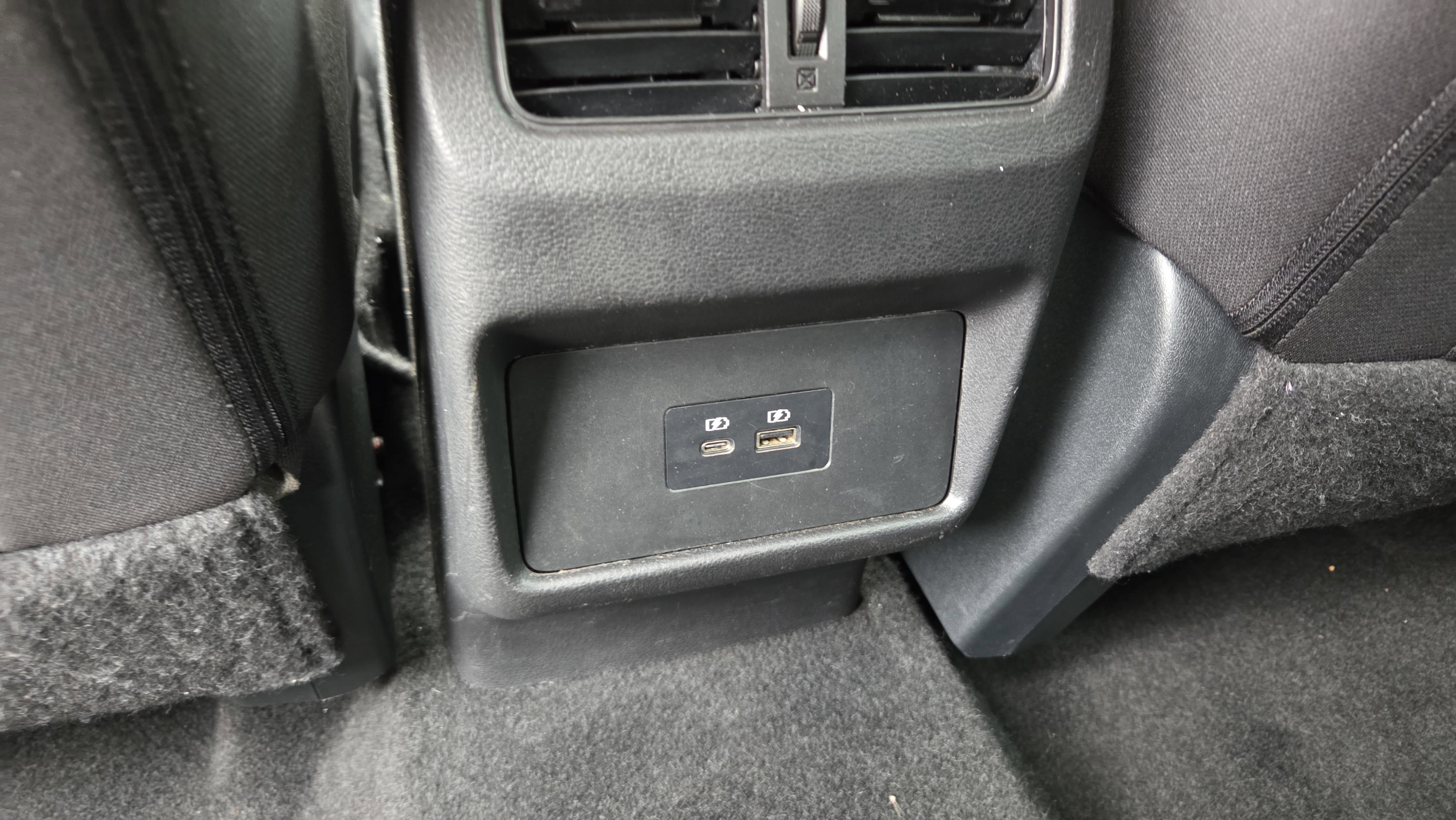 Used 2023 Nissan Rogue SV image 27