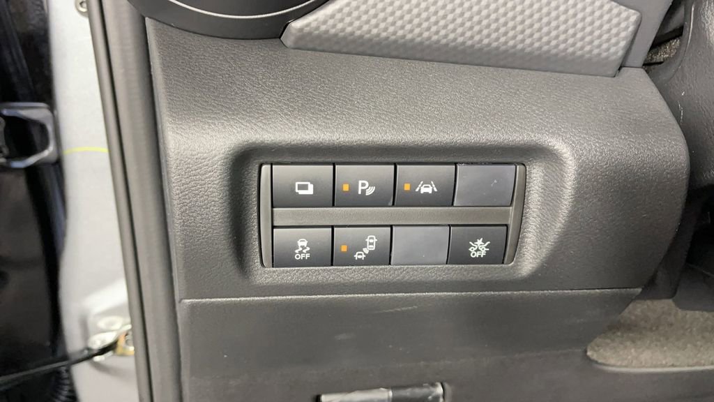 New 2025 Nissan Kicks Play S image 28