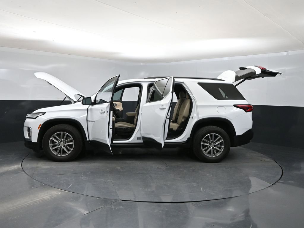 Used 2023 Chevrolet Traverse LT w/ LPO, Cargo Package AWD/4WD image 20