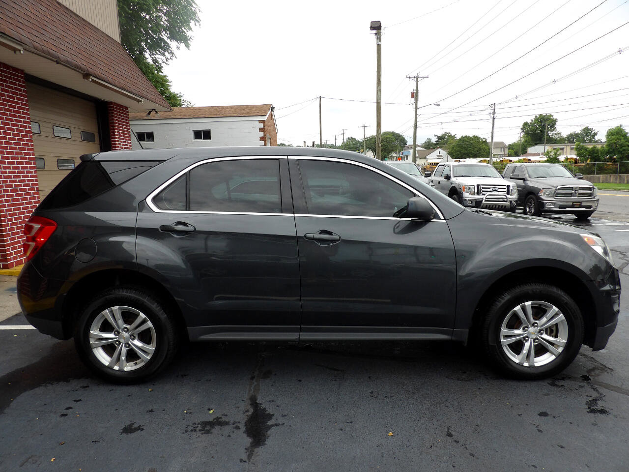 Used 2017 Chevrolet Equinox LS image 7