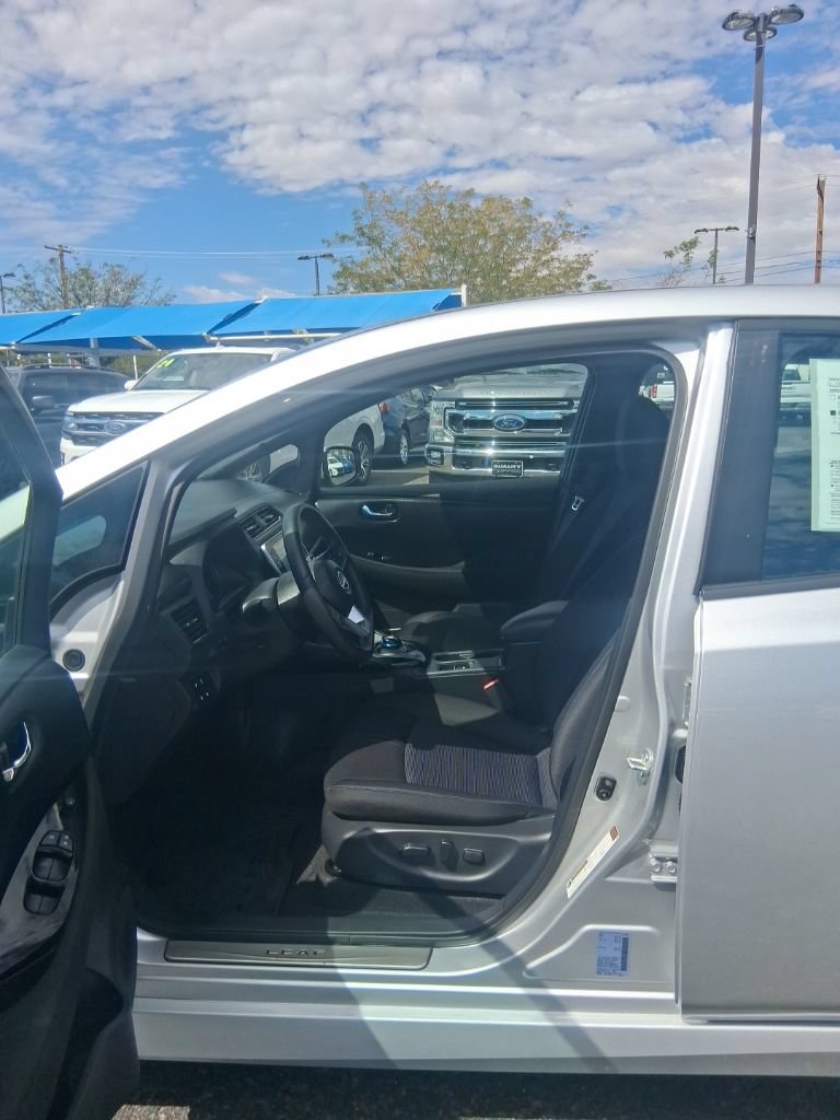 Used 2025 Nissan Leaf SV Plus w/ Protection Package FWD image 7