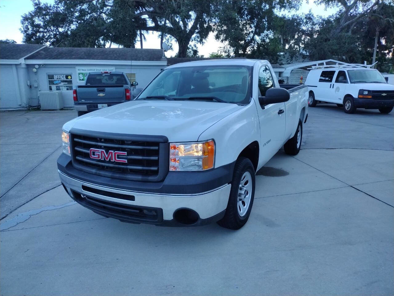 Used 2011 GMC Sierra 1500 W/T image 3