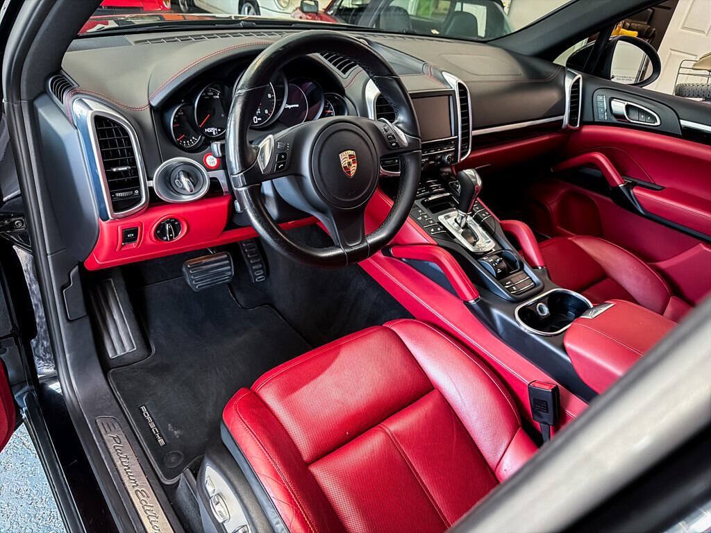 Used 2014 Porsche Cayenne Diesel AWD/4WD image 16