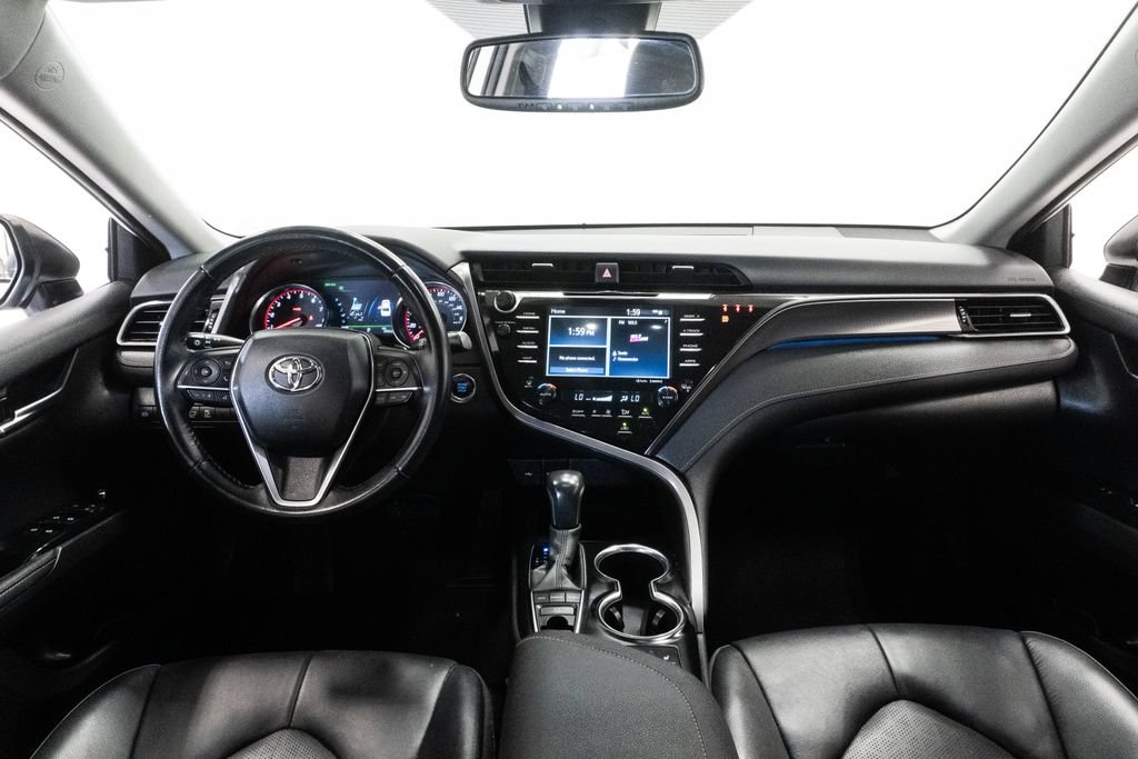 Used 2020 Toyota Camry XSE FWD image 9