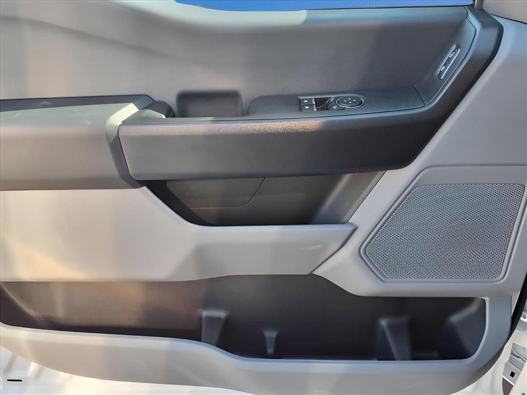 New 2025 Ford F550 4x4 Regular Cab Super Duty image 20