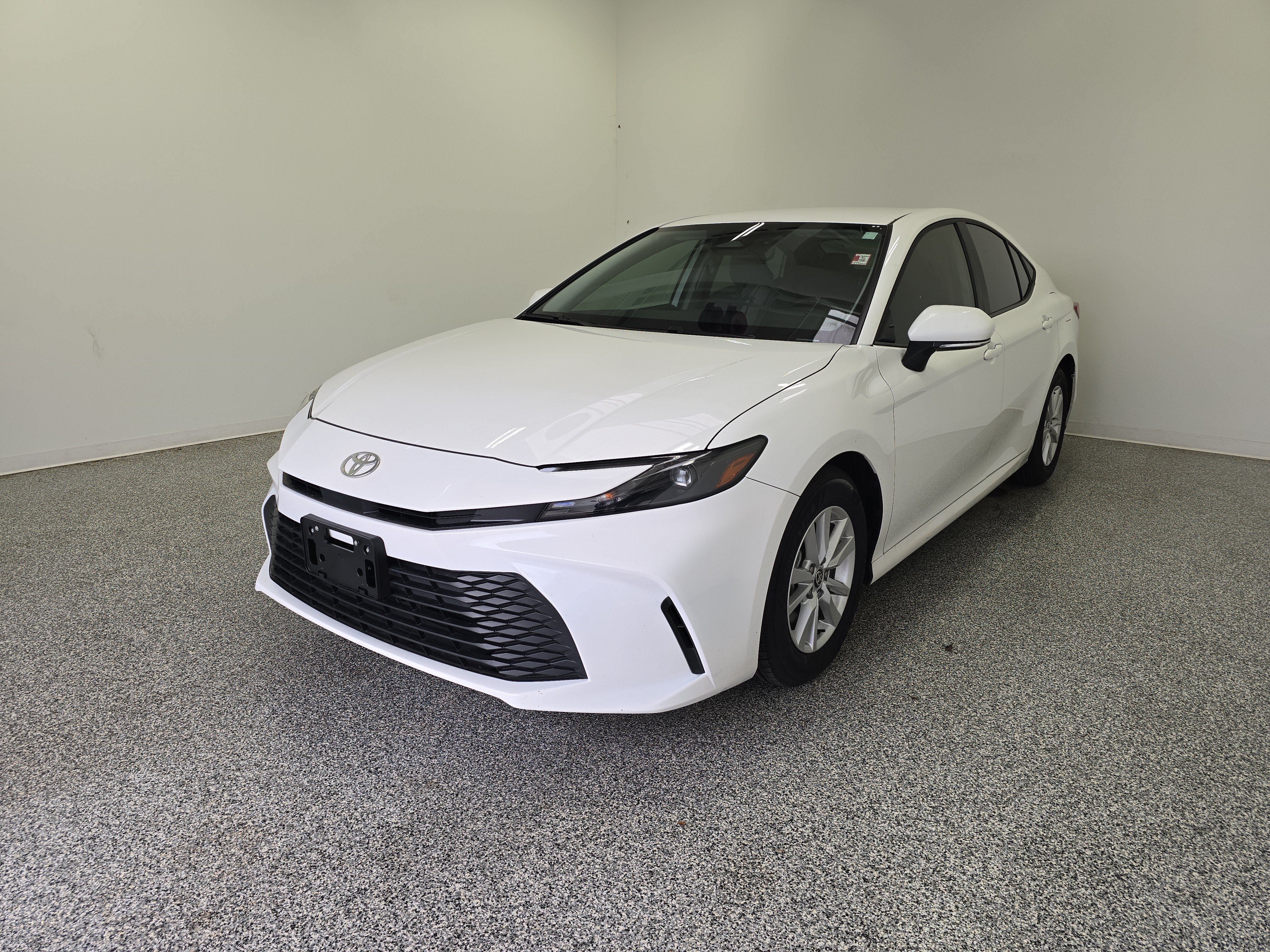 Used 2025 Toyota Camry LE FWD image 2