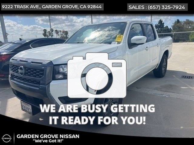 Certified 2025 Nissan Frontier SV RWD image 1