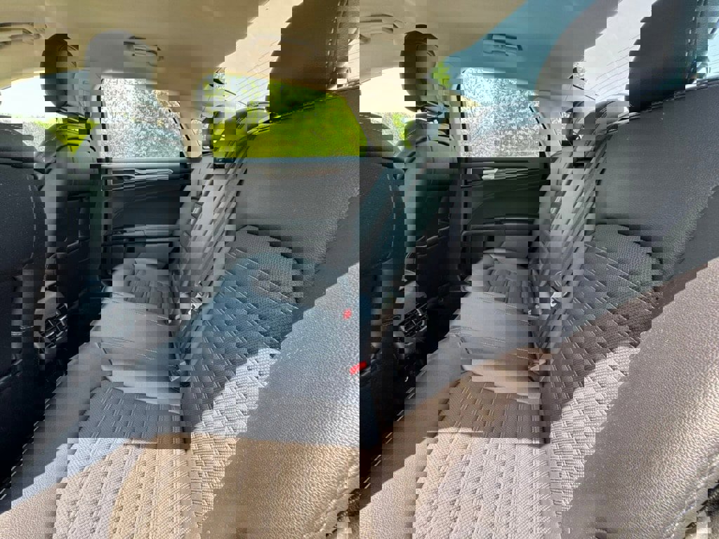 Used 2017 Ford Fusion SE w/ Equipment Group 601A image 14