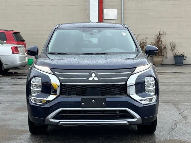 Used 2025 Mitsubishi Outlander SE image 15