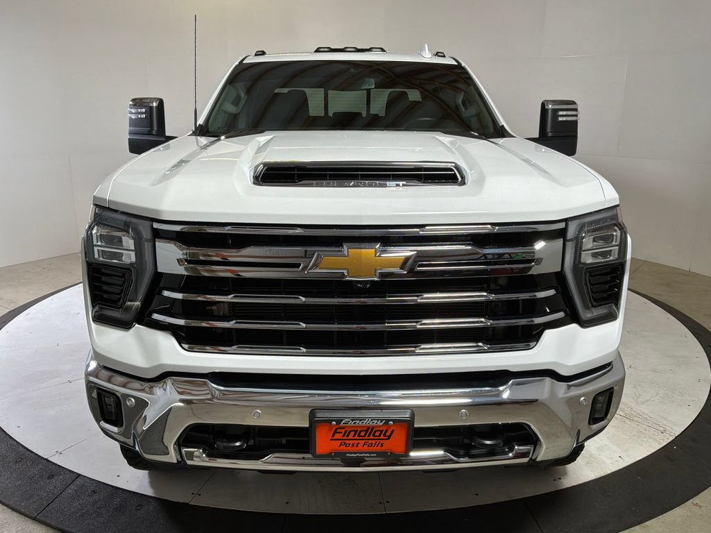 Used 2025 Chevrolet Silverado 3500 LTZ w/ LTZ Plus Package AWD/4WD image 2