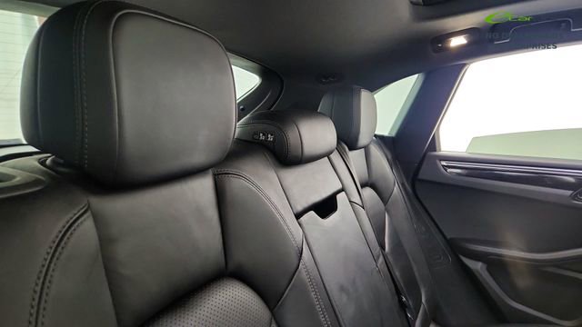 Used 2018 Porsche Macan AWD/4WD image 25