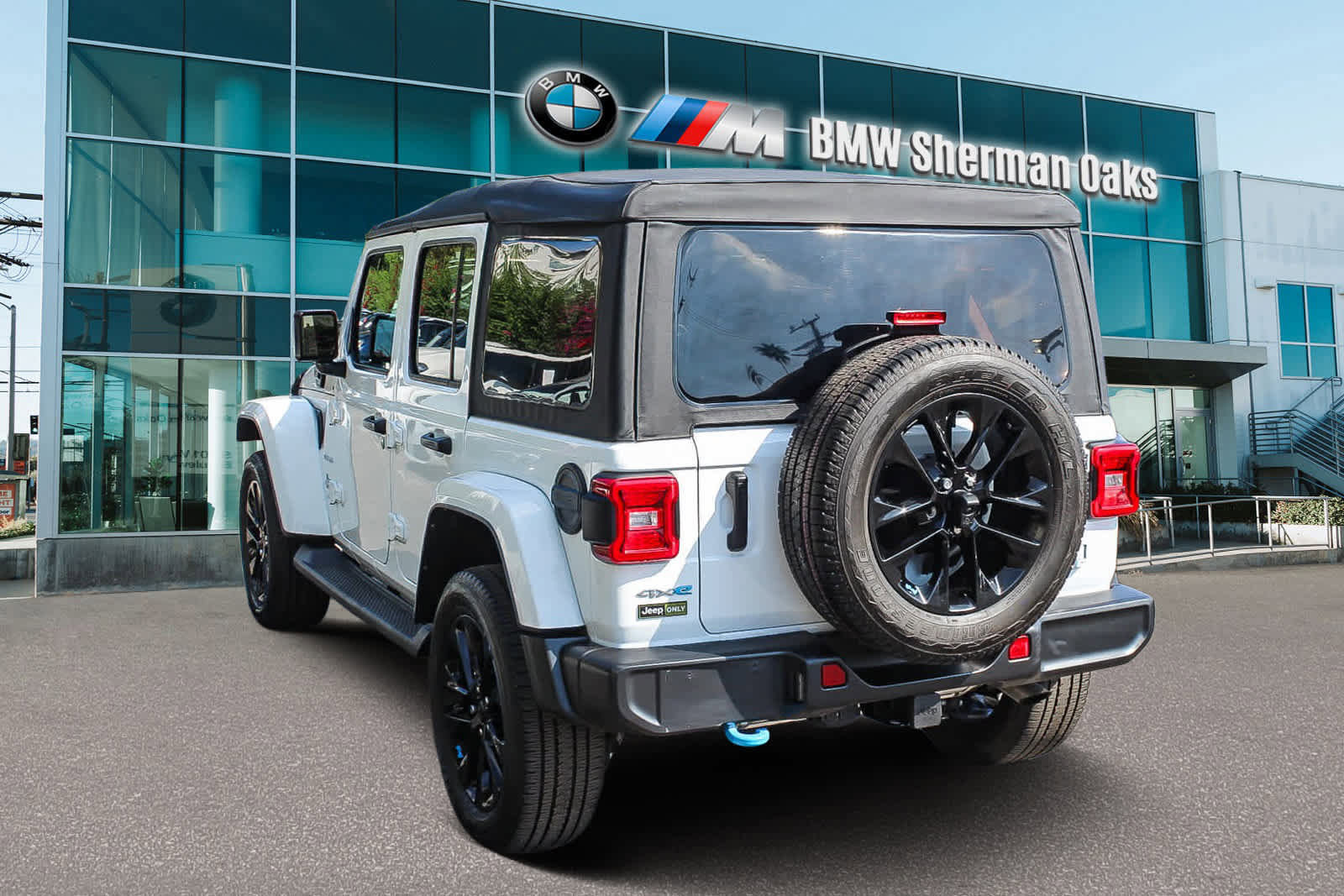 Used 2022 Jeep Wrangler Unlimited Sahara image 6