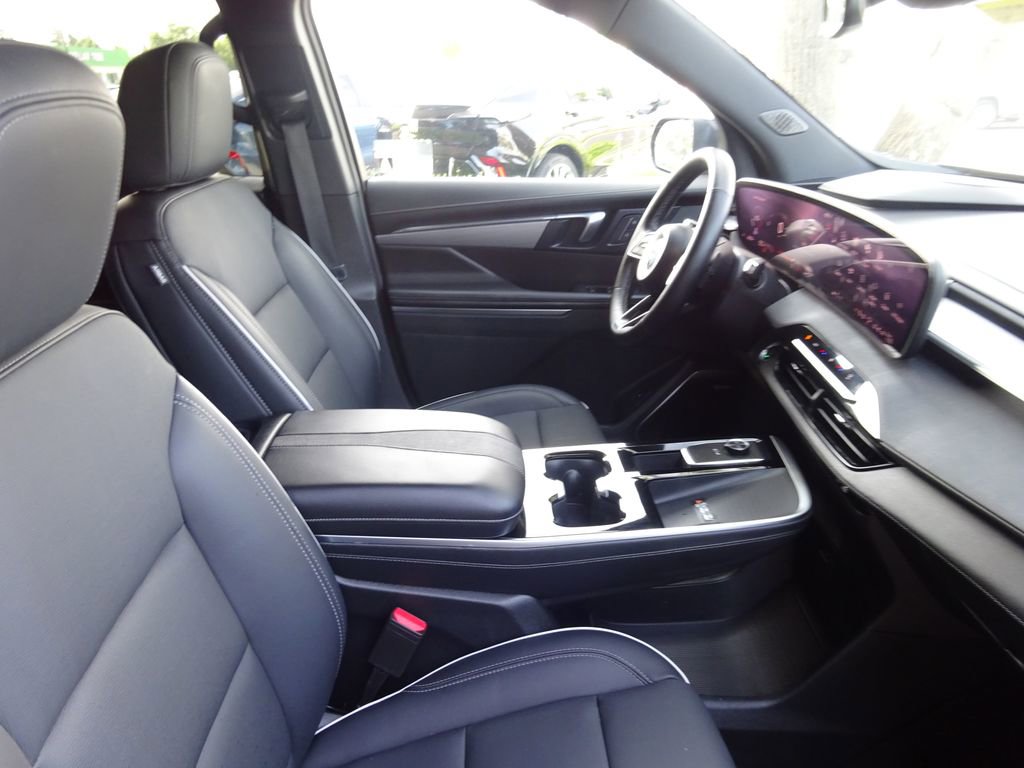 Certified 2025 Buick Enclave Preferred AWD/4WD image 19