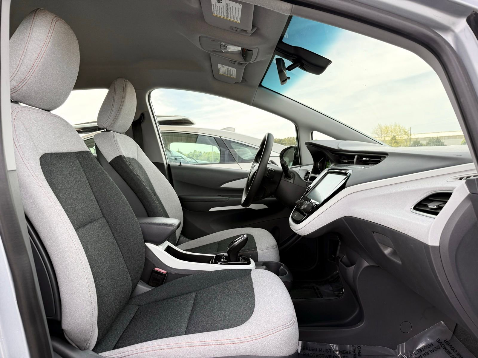 Used 2018 Chevrolet Bolt LT FWD image 21