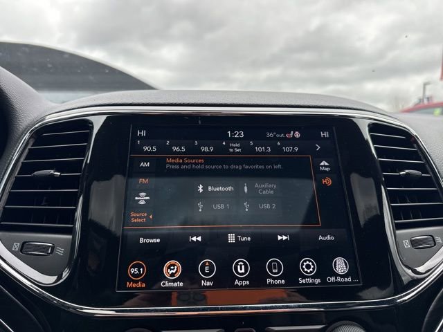 Used 2021 Jeep Grand Cherokee Limited w/ Trailer Tow Group IV AWD/4WD image 28