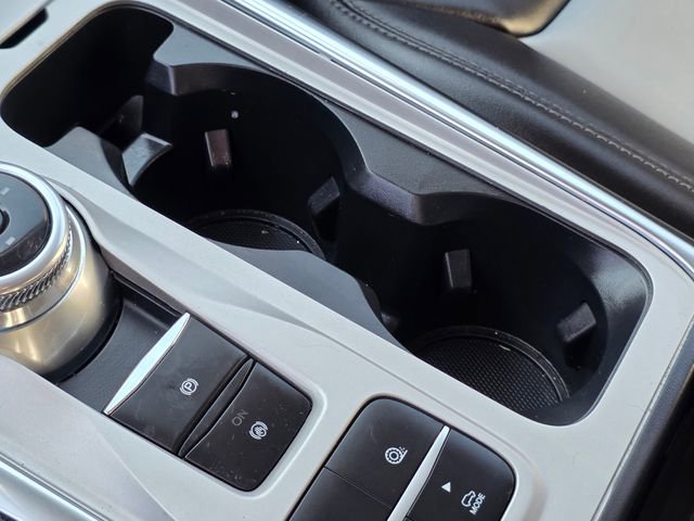 Used 2022 Ford Explorer XLT image 32