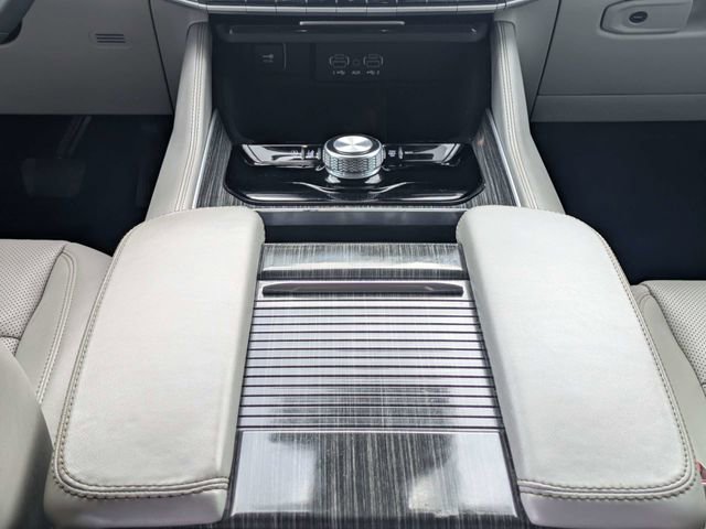 Used 2022 Jeep Wagoneer Series II RWD image 21