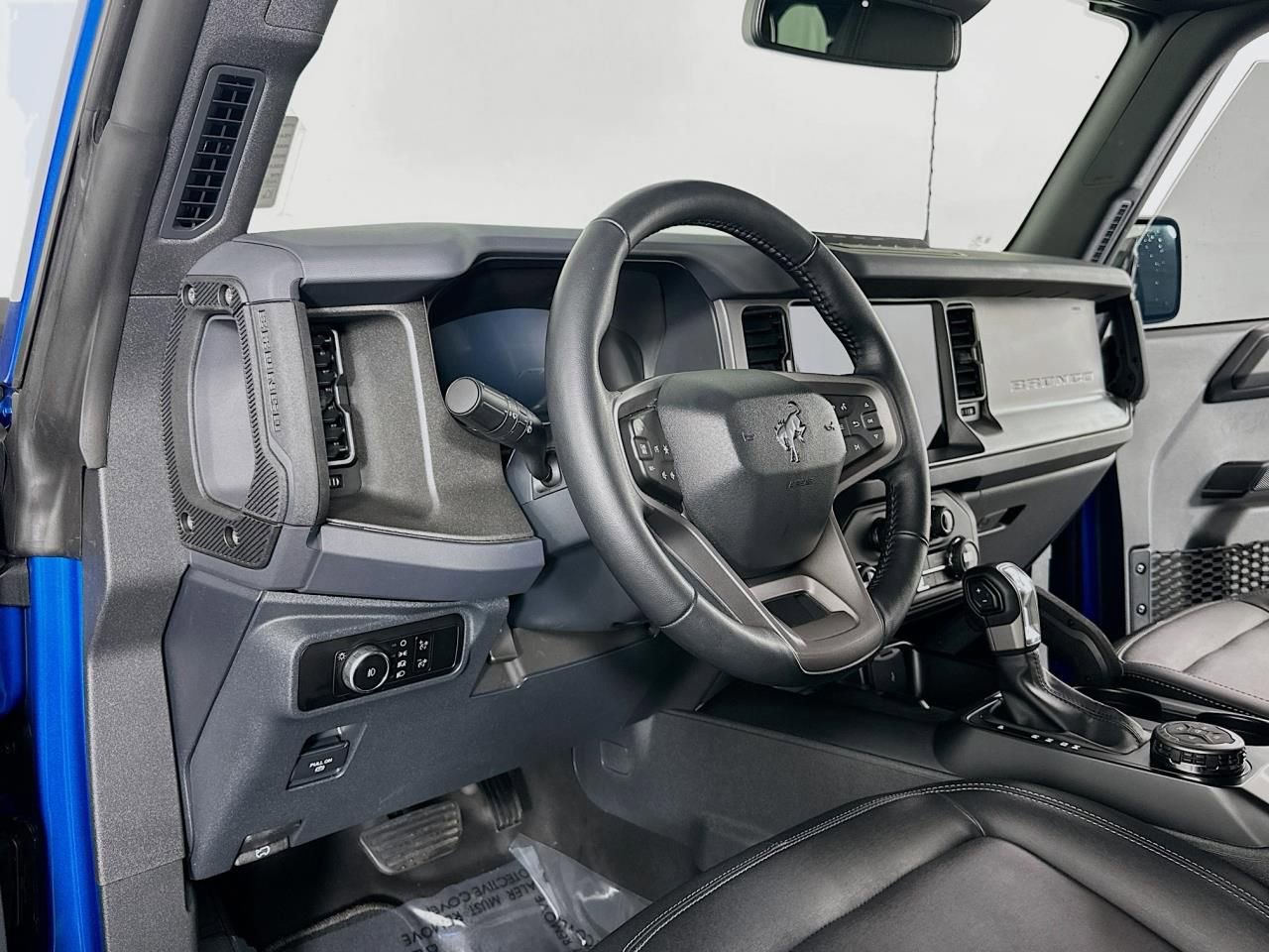 Used 2025 Ford Bronco Badlands image 10