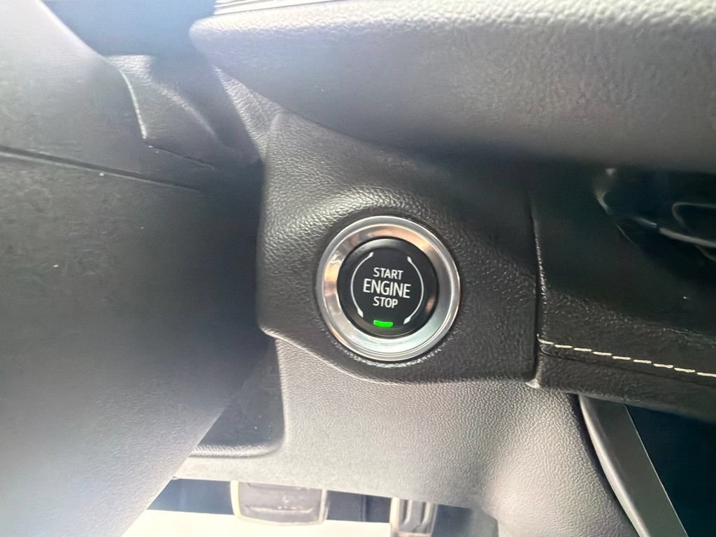 Used 2023 Buick Envision Essence w/ Technology Package I AWD/4WD image 34