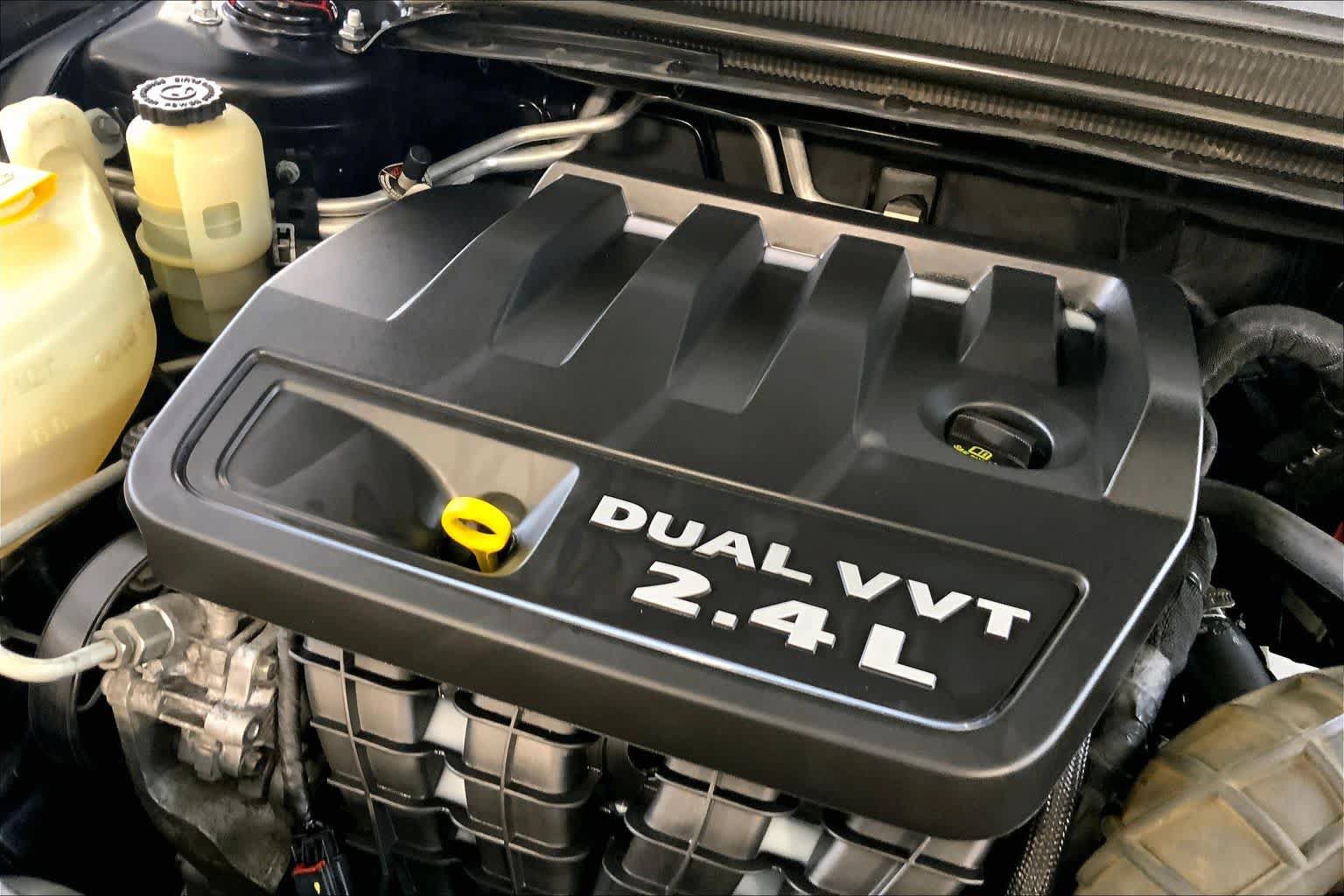 Used 2013 Dodge Avenger SE FWD image 30