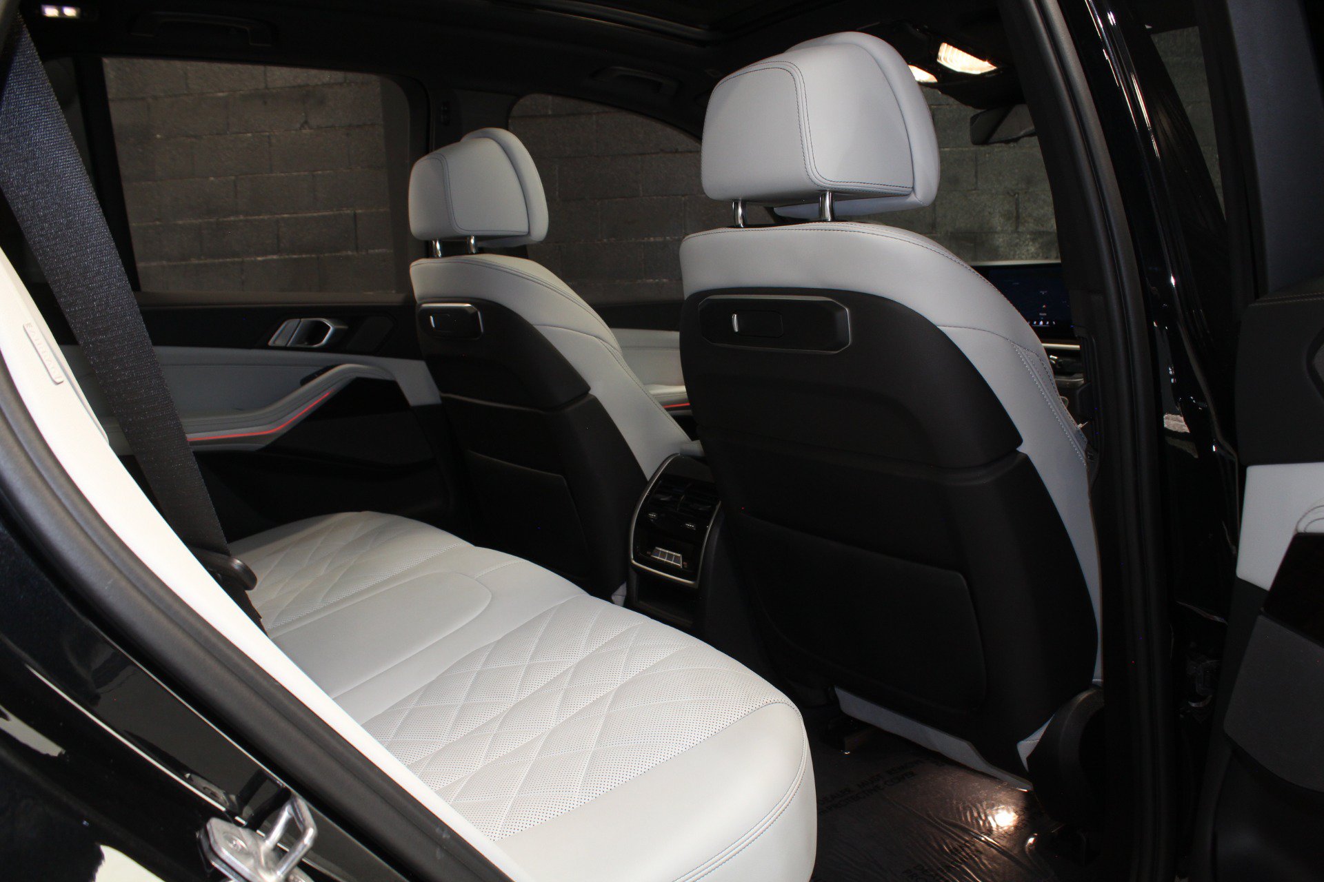 Used 2024 BMW X5 sDrive40i w/ Premium Package RWD image 44