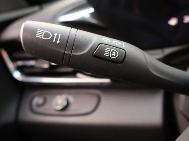 Certified 2025 Buick Envista Sport Touring image 33