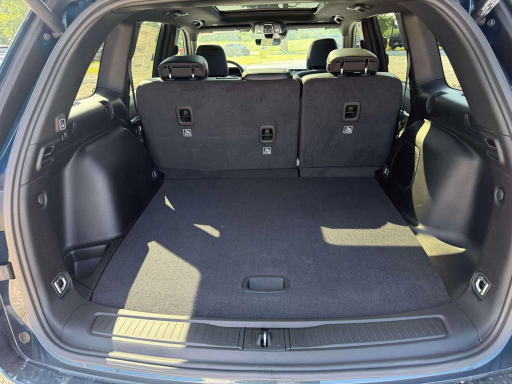 New 2026 Jeep Grand Cherokee Limited w/ Limited Altitude Package AWD/4WD image 9
