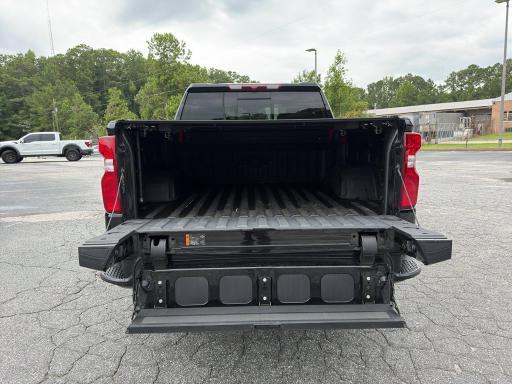 Used 2025 Chevrolet Silverado 1500 High Country AWD/4WD image 11