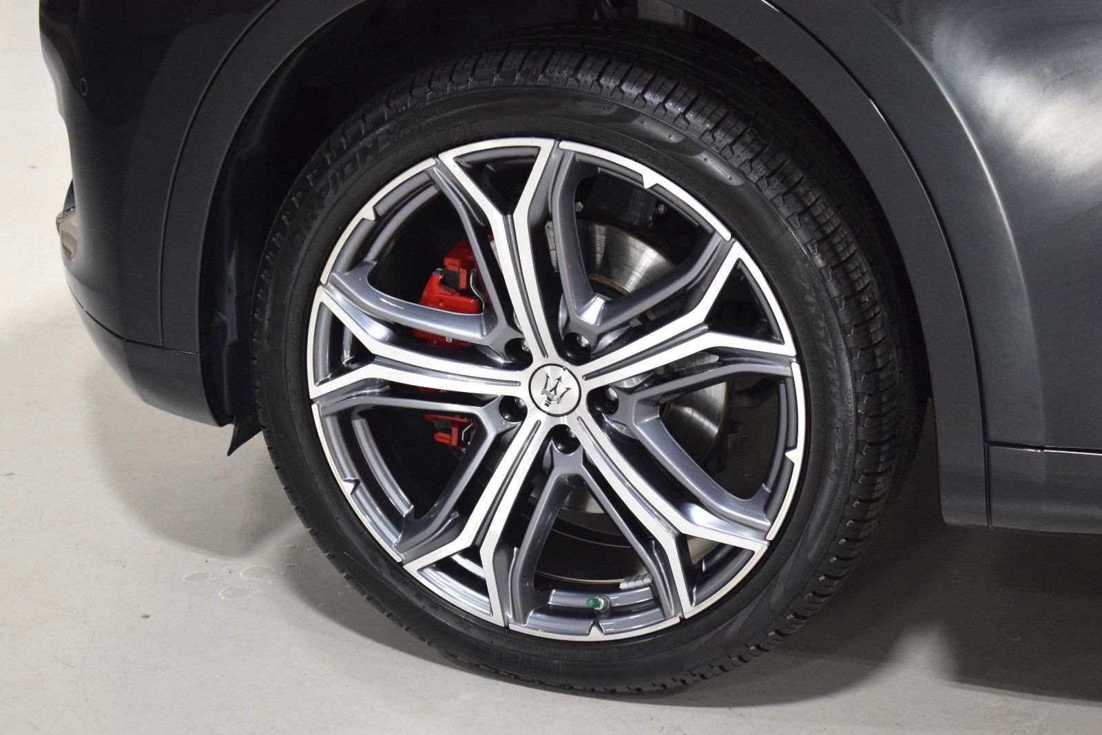 Certified 2023 Maserati Levante GT AWD/4WD image 6
