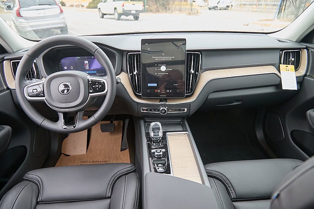 New 2026 Volvo XC60 B5 Ultra w/ Protection Package Premier image 21