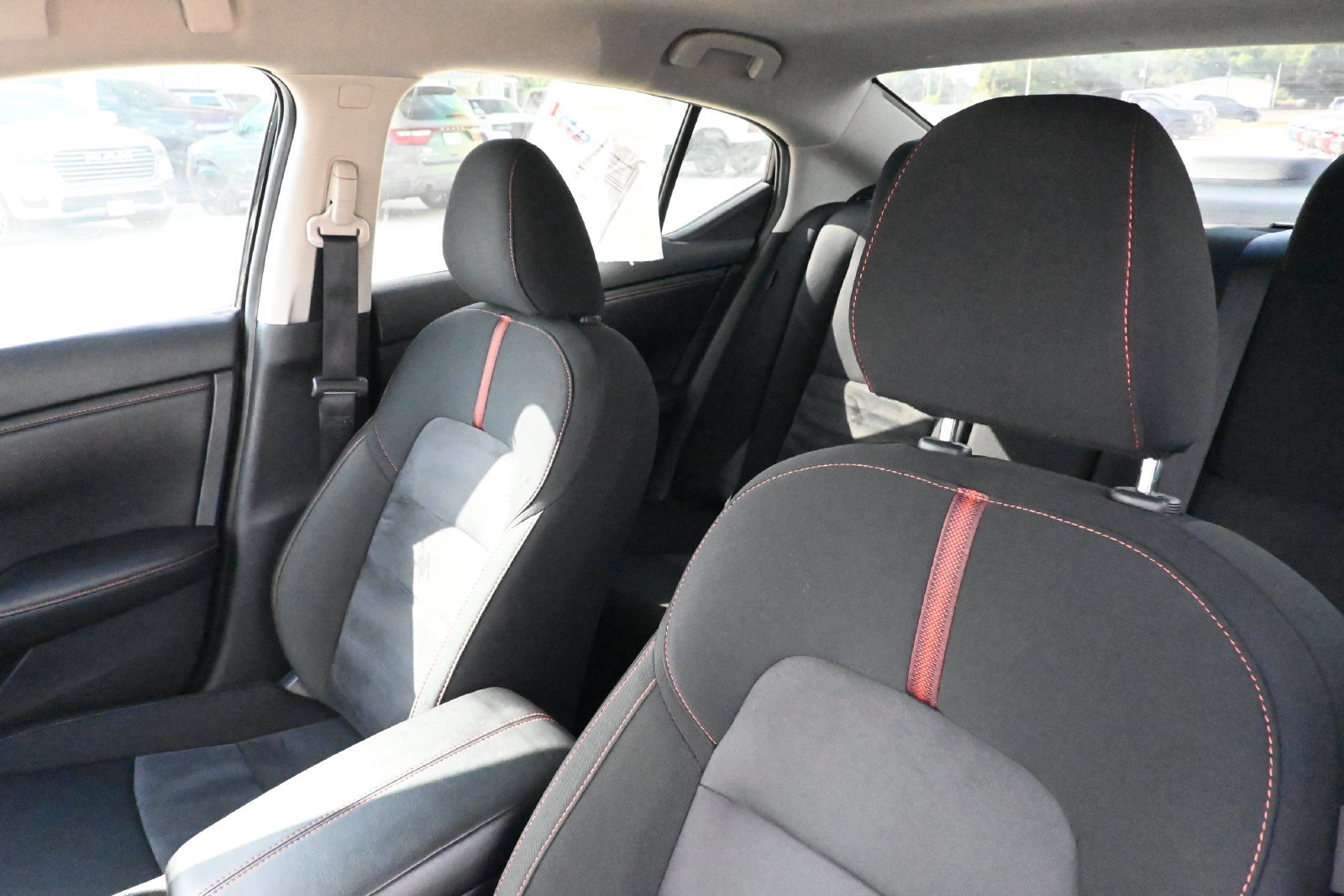 Used 2025 Nissan Sentra SR FWD image 10