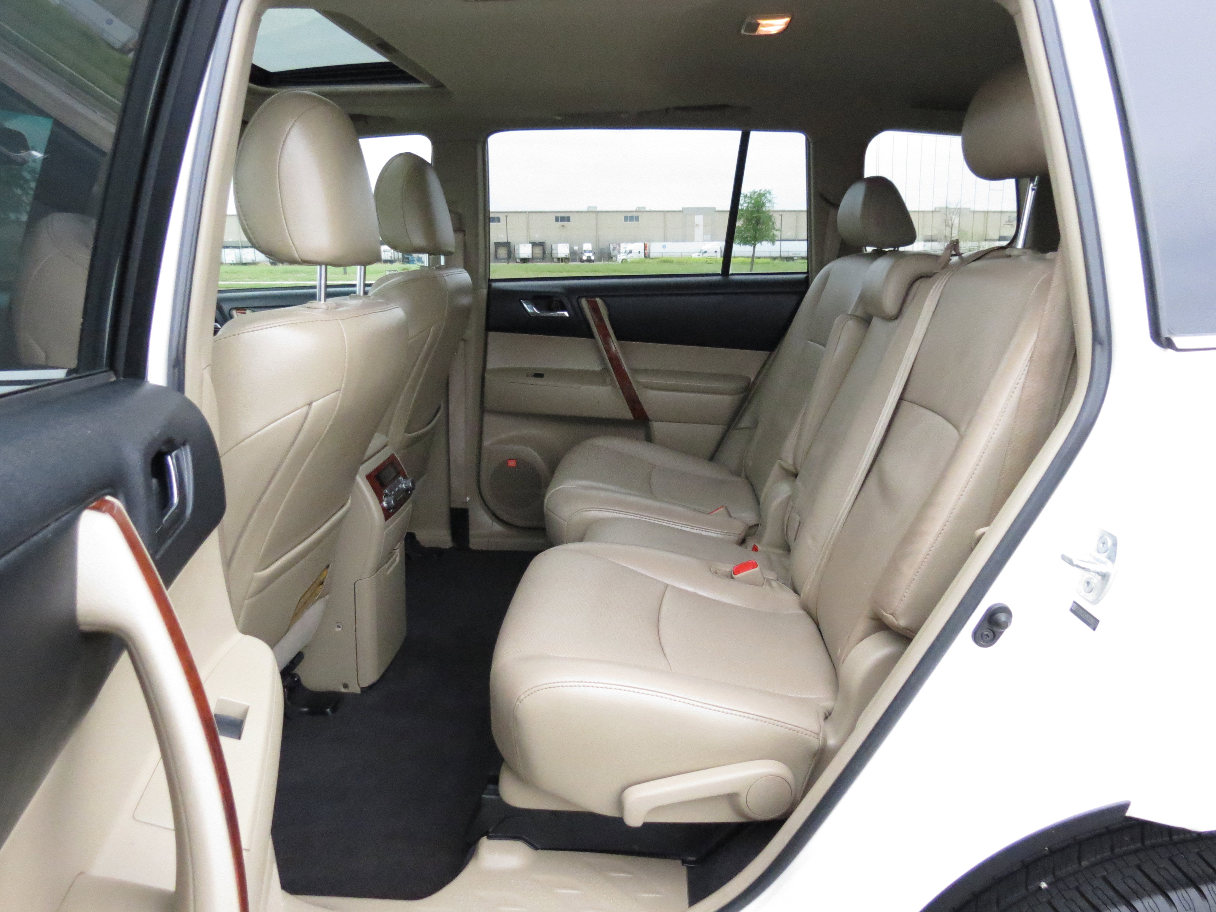 Used 2012 Toyota Highlander Limited image 22