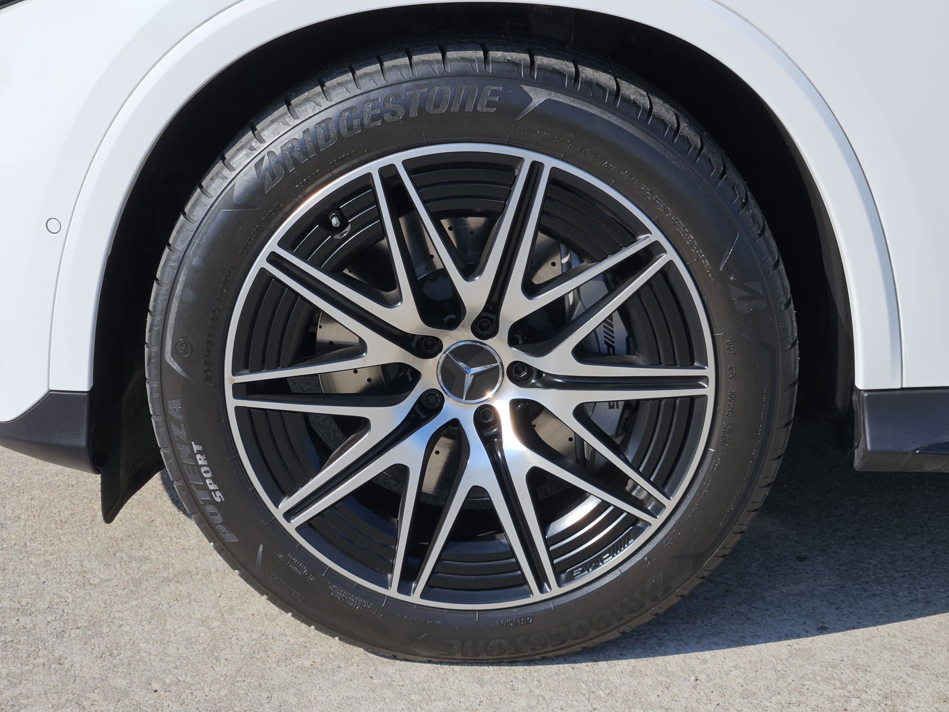 Used 2025 Mercedes-Benz GLC 43 AMG 4MATIC image 12