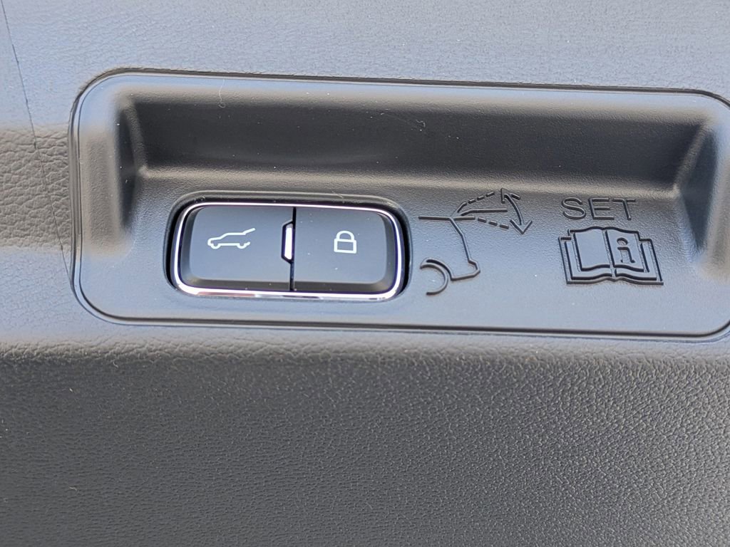 New 2026 Ford Explorer ST-Line image 15