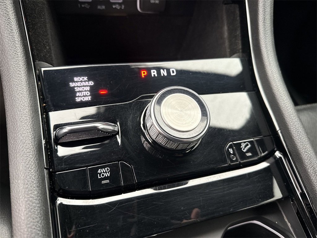 Used 2021 Jeep Grand Cherokee L Overland image 35