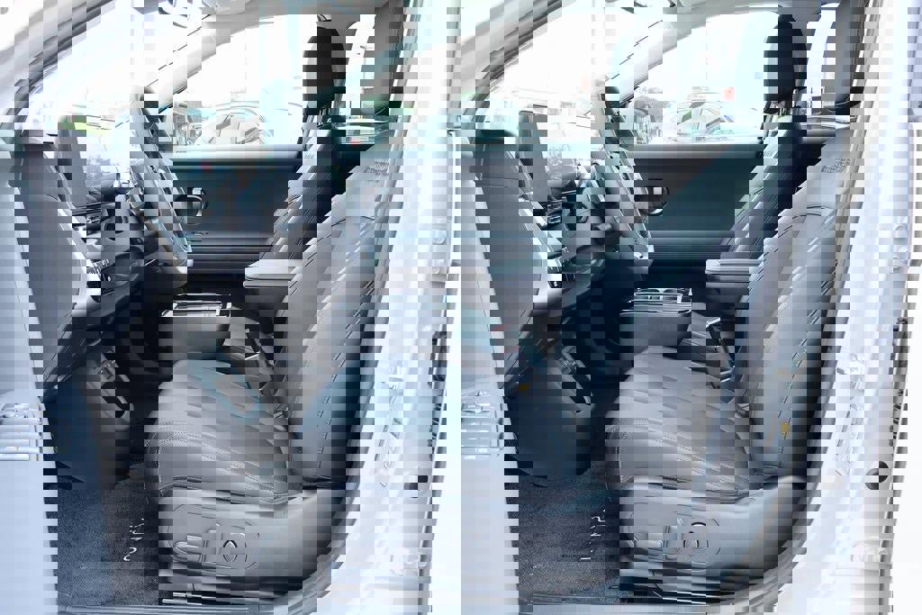 New 2025 Hyundai Ioniq 5 SEL image 7