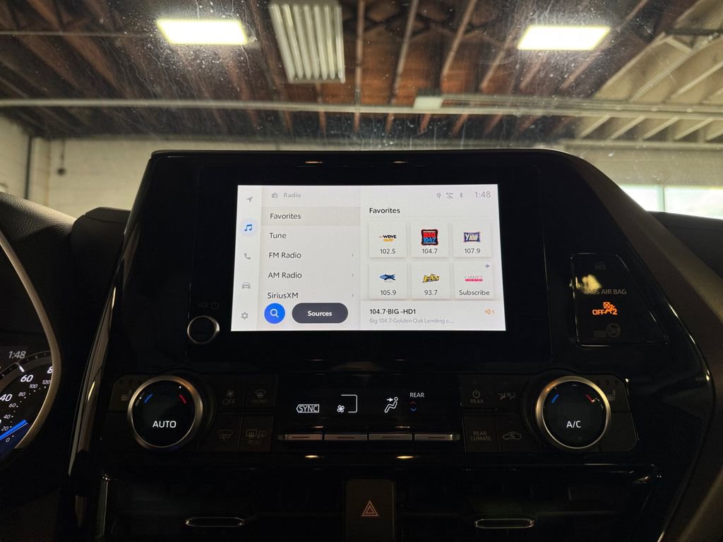 Used 2023 Toyota Highlander XLE image 17