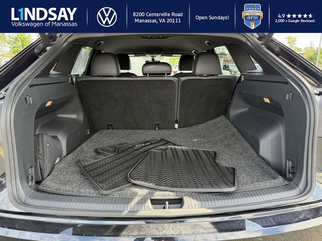 Used 2021 Volkswagen Atlas Cross Sport SE image 11