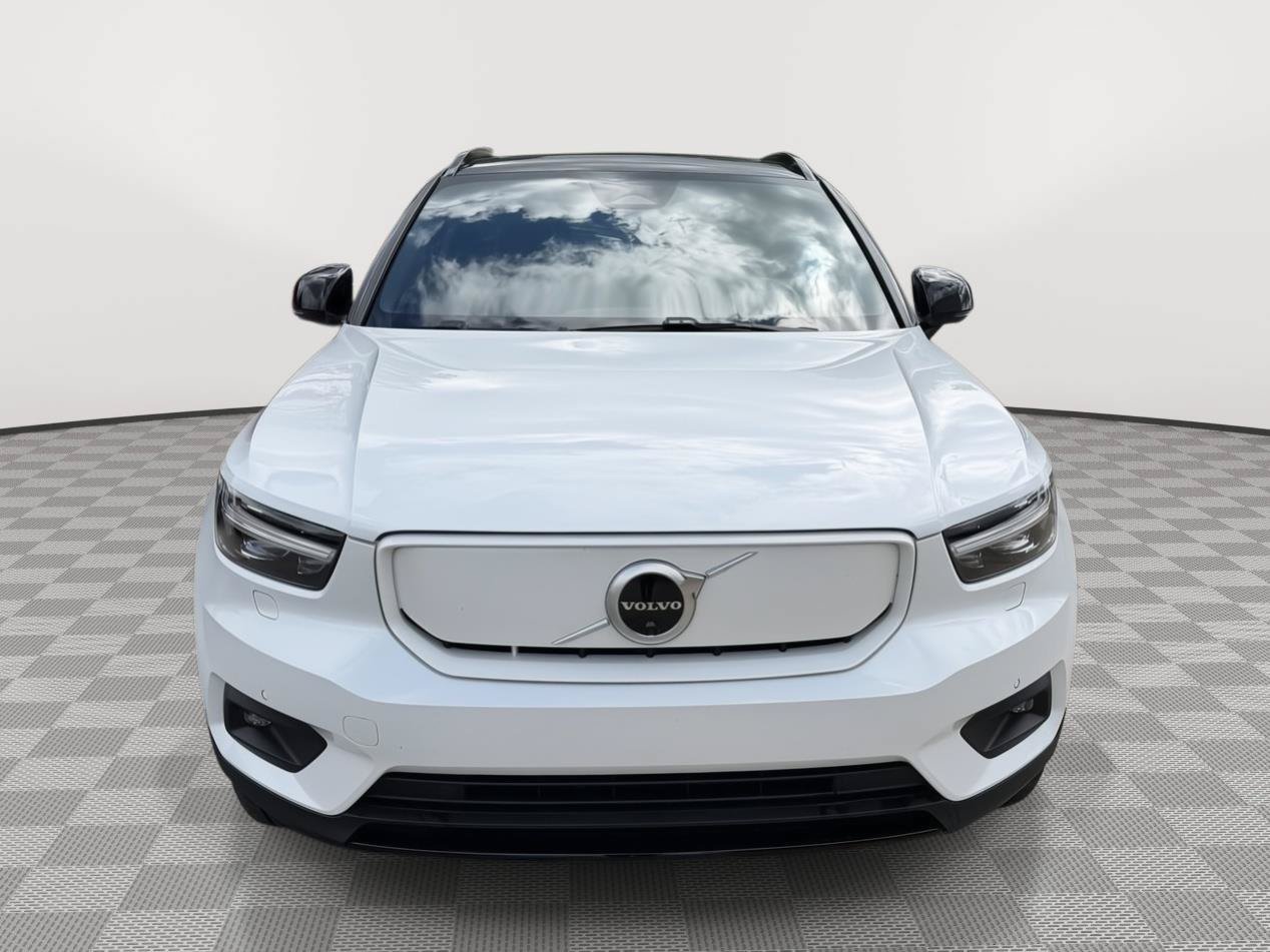 Used 2021 Volvo XC40 P8 Recharge w/ Advanced Package AWD/4WD image 2