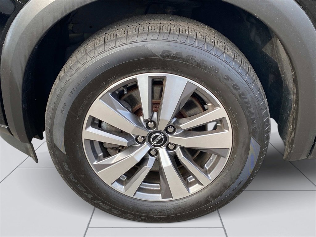 Used 2023 Nissan Pathfinder SL w/ Black Appearance Package image 19