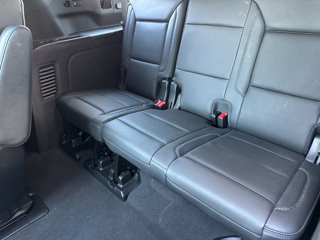 Used 2024 GMC Yukon XL Denali AWD/4WD image 16