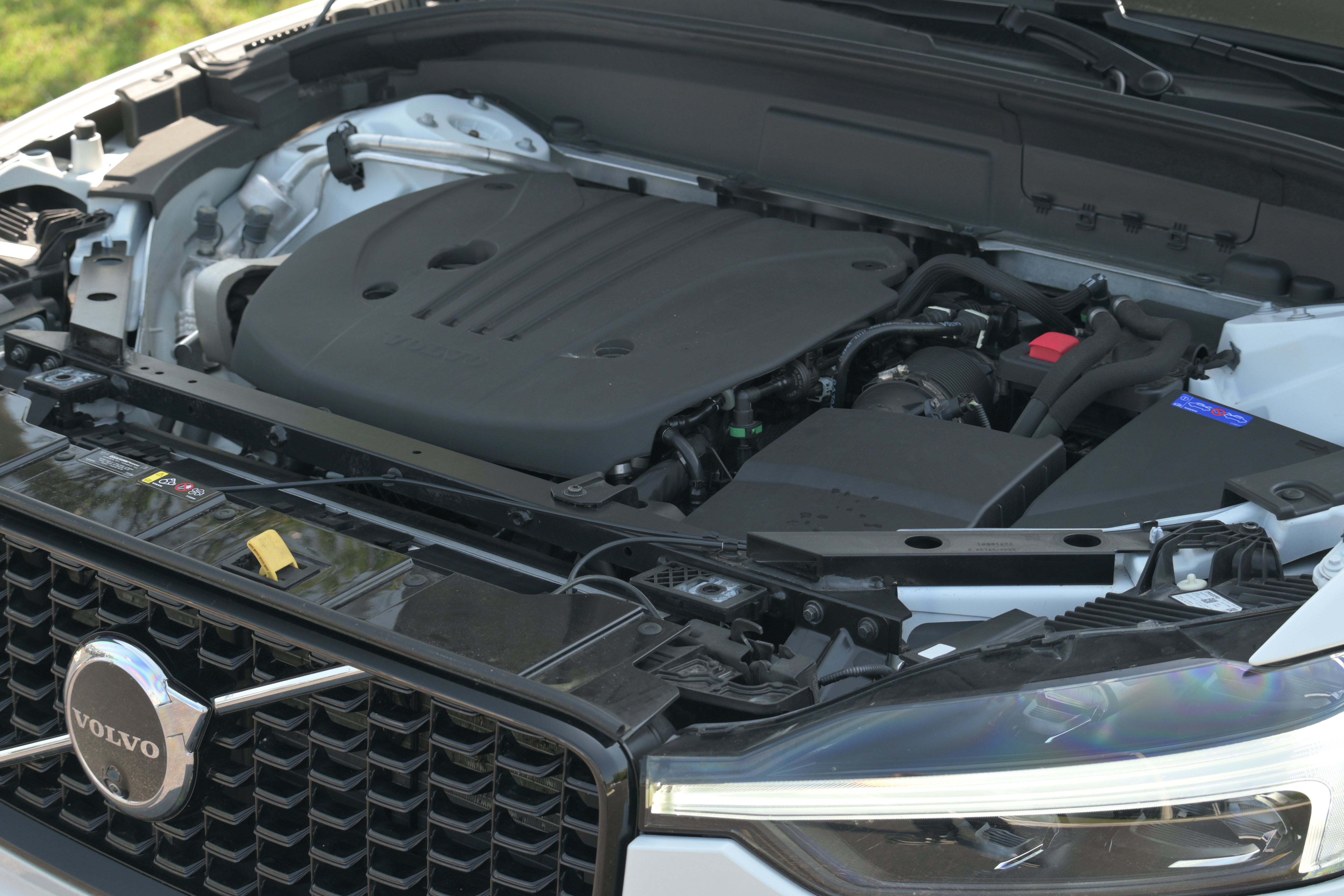 Used 2024 Volvo XC60 B5 Plus w/ Protection Package Premier image 34